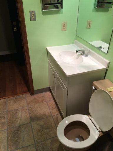 Bathroom 3, Chaffee Lodge, Erie