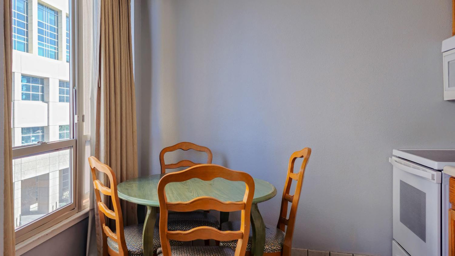 Dining Room 6