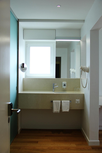 Bathroom 3, Hotel Elite, Sion