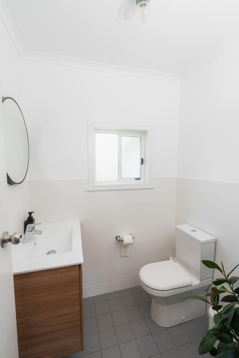Bathroom 2, Culburra Beach House, Shoalhaven - Pt B