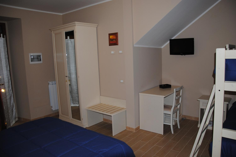 Bedroom 2, La Chioccia, Rome