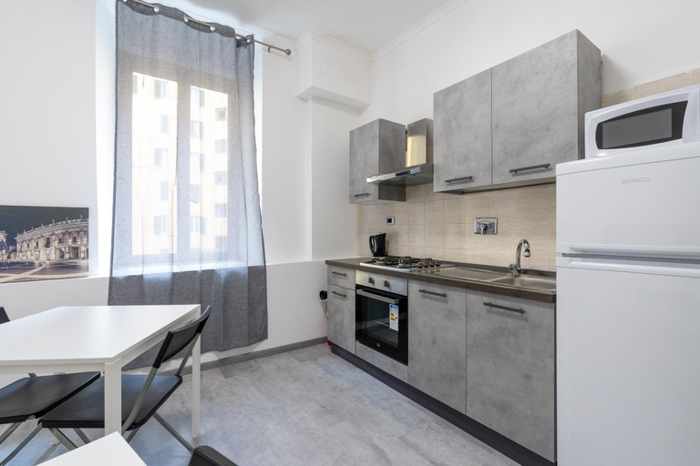 Others 5, Amazing apartment near to Colosseo and subway, Roma