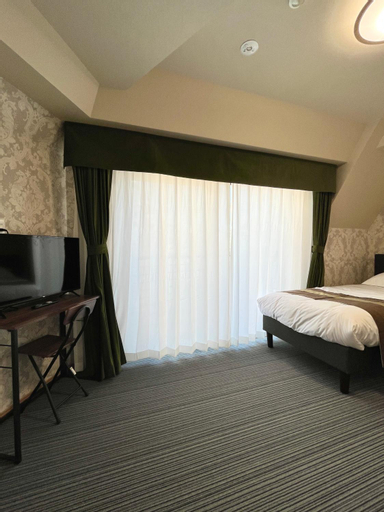 Tokyo Holiday Hotel, Toshima