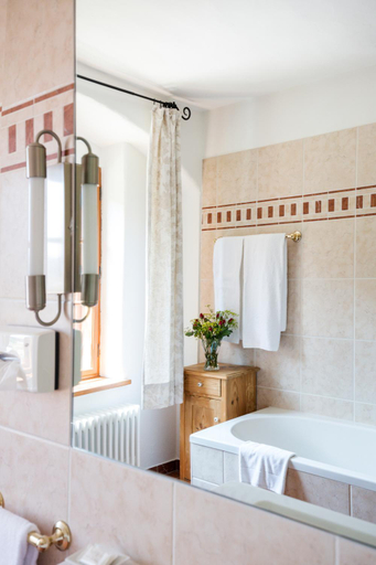 Bathroom 2, Weinhaus Nigl - Hotel, Restaurant und Spa, Krems an der Donau Land