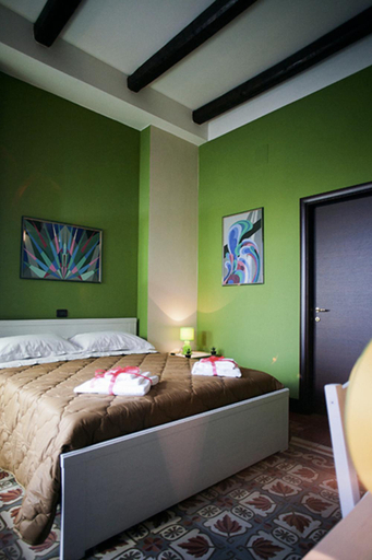 Others 4, Affittacamere b&b meapvlia, Barletta-Andria-Trani