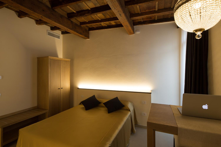 Others 5, Studio 27, Ferrara