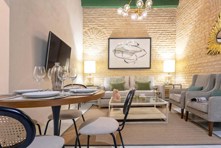 Food & Drinks, Genteel Home Acetres, Sevilla