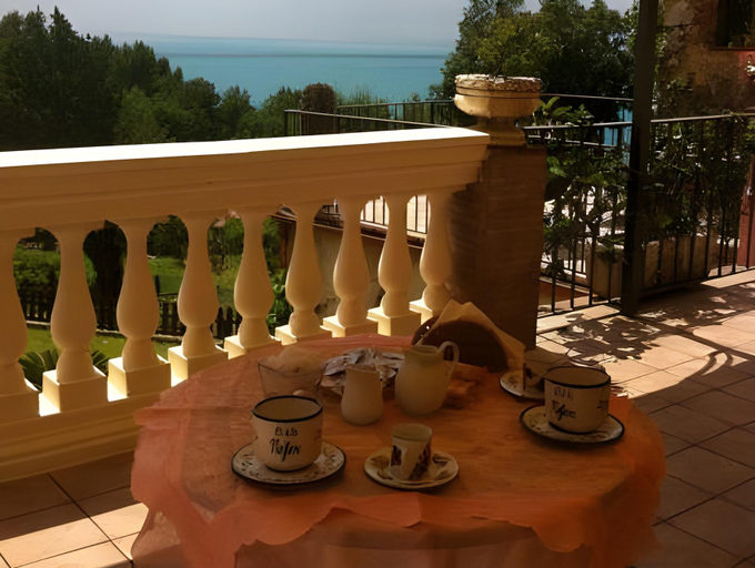 Others 5, Bed and Breakfast Nefer, Potenza