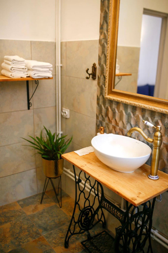 Bathroom 3, Joseph Hayn Apartments, Sighisoara