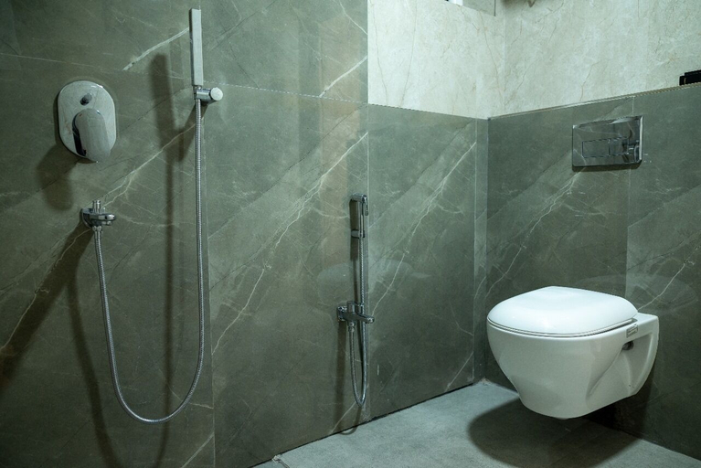 Bathroom 3, The Grand Royal Hotel, Samastipur