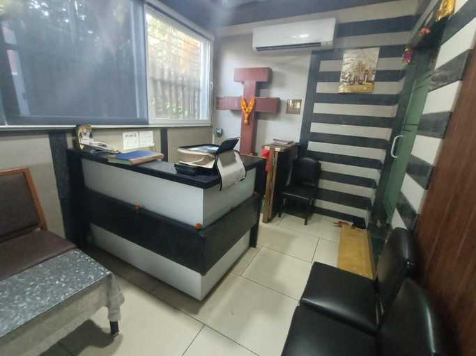 Others 2, Hotel Triton Sion - Near US Embassy, Mumbai City