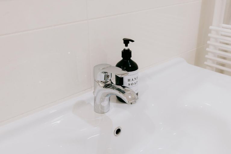 Bathroom 2, Cittadella Apartments, Verona