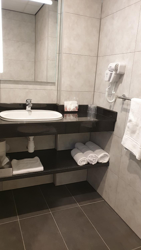Bathroom 4, Atlas Hotel Holiday, Spijkenisse