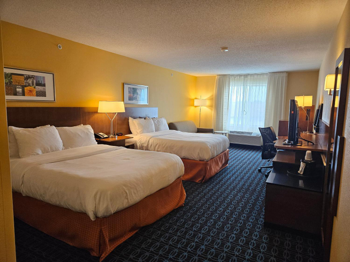 Bedroom 3, Comfort Inn & Suites Ankeny - Des Moines, Polk