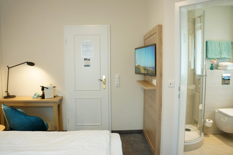 Bedroom 3, Hotel am Sudwaldchen, Nordfriesland