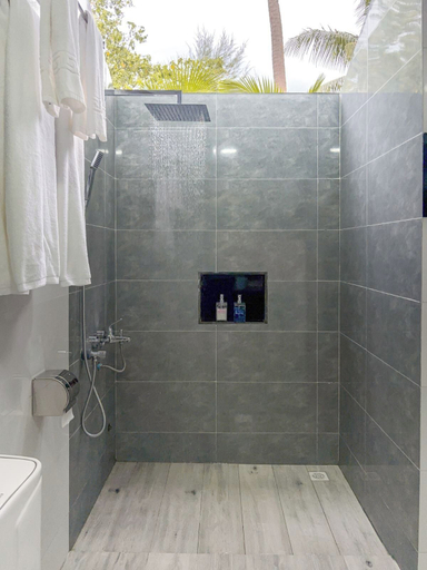 Bathroom 3, swims maldives