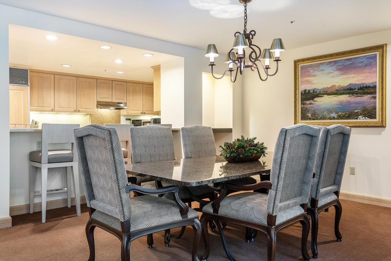 5, The Galatyn Lodge, Eagle