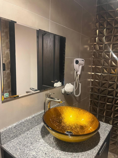 Bathroom 3, Luxury Canyon Suites, Boquete