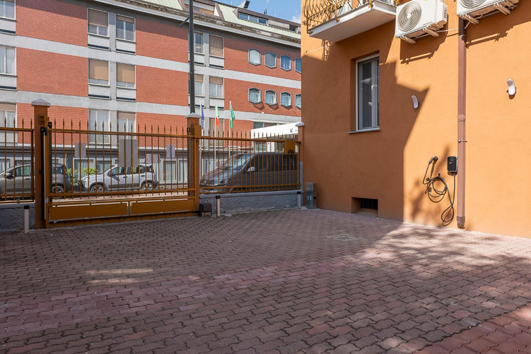 Leader Apartment 1, Milano
