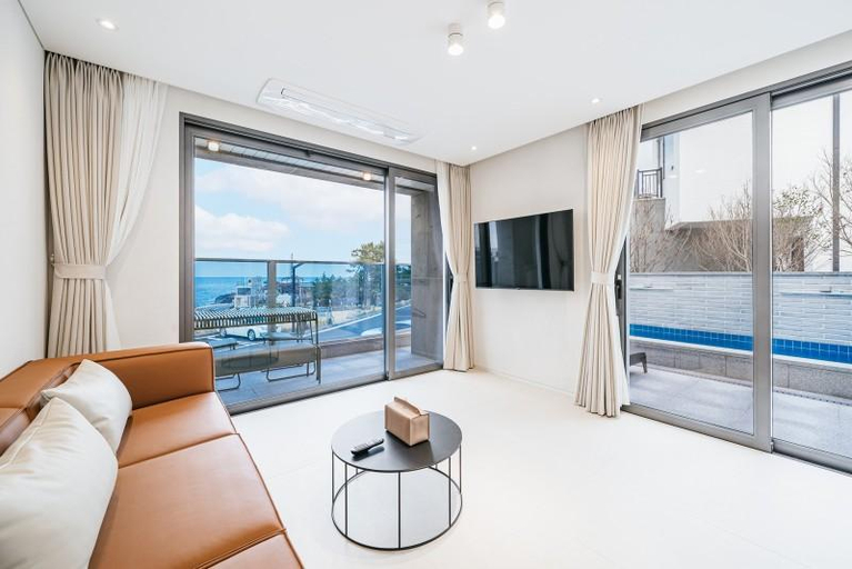 3, Jeju Ttosiae Whirlpool Villa, Jeju