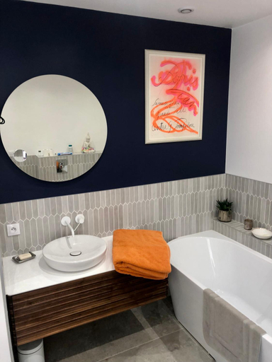 Others 4, Chambre dans Hotel Particulier 18e siecle Hyper Centre La Rochelle, Charente-Maritime