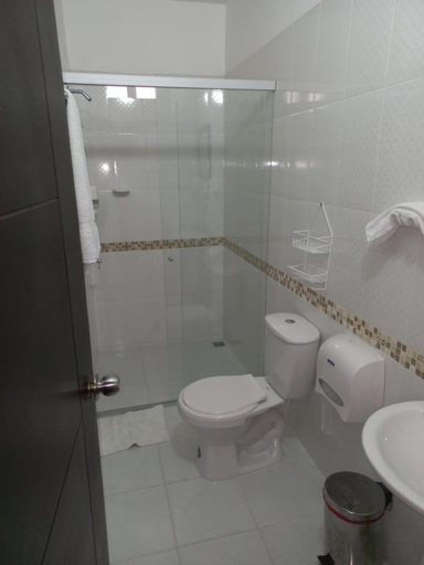 Bathroom 2, HOTEL SAN ADOLFO, Apartadó