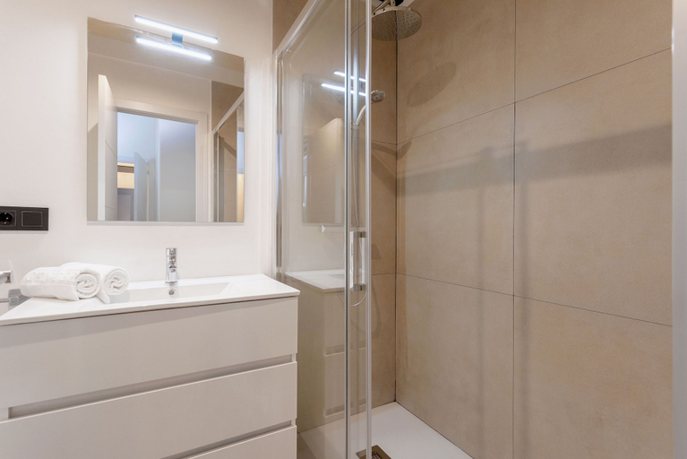 Bathroom 3, Genteel Home Almansa, Sevilla