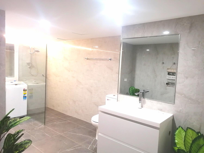 Bedroom 5, Silverton Apartments, Gold Coast