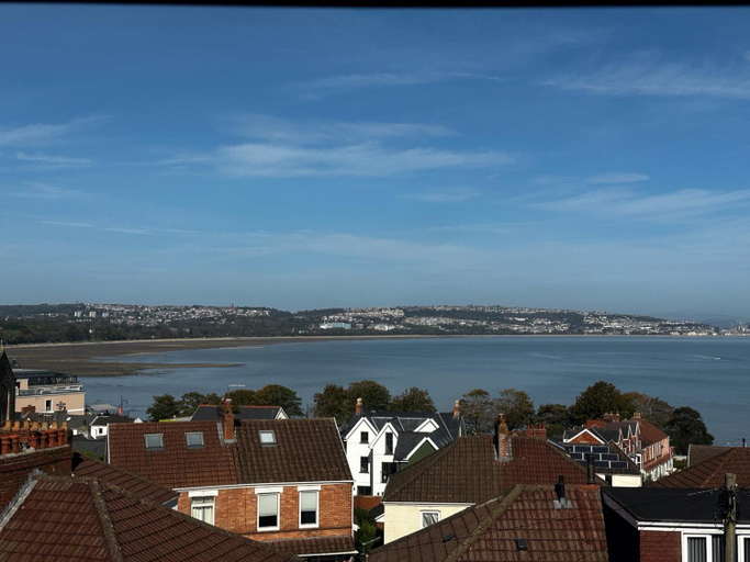 Others 3, View at 142, Swansea