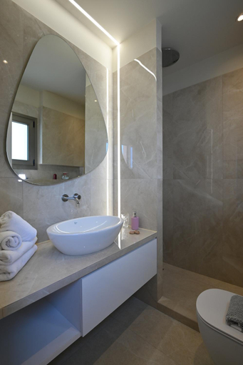 Bathroom 3, Blue Sky Hotel Apartments, Crete
