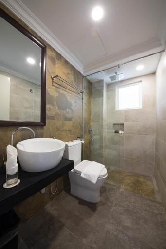 Bathroom 19
