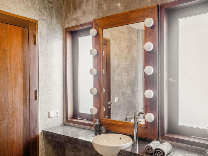 Bathroom 3, AB Apartment Seminyak, Badung
