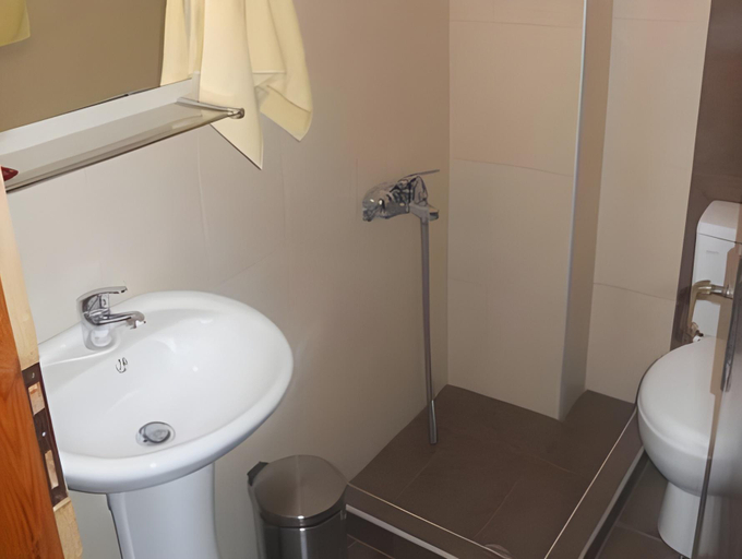 Bathroom 1, Prinos Mare, East Macedonia and Thrace
