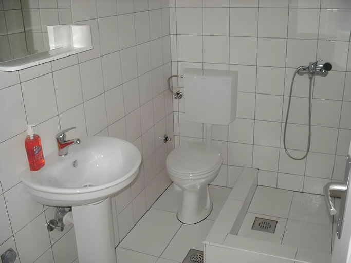 Bathroom 3, Apartments Dakovic