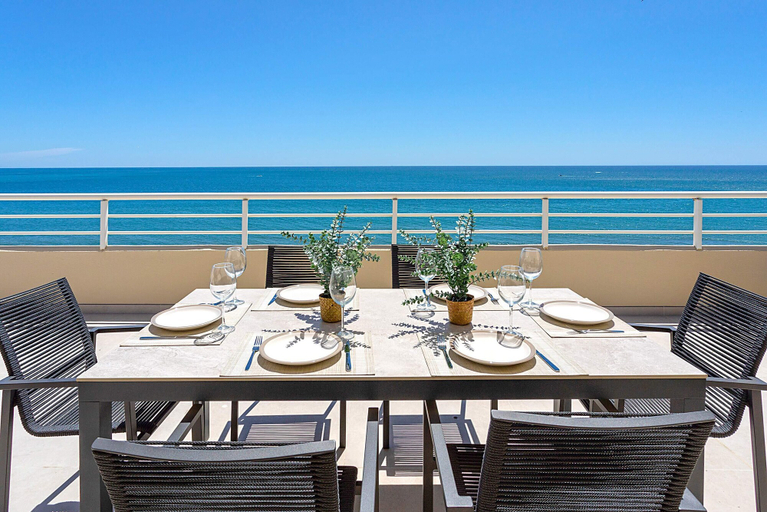 Food & Drinks, Genteel Home Los Corales Beach, Málaga