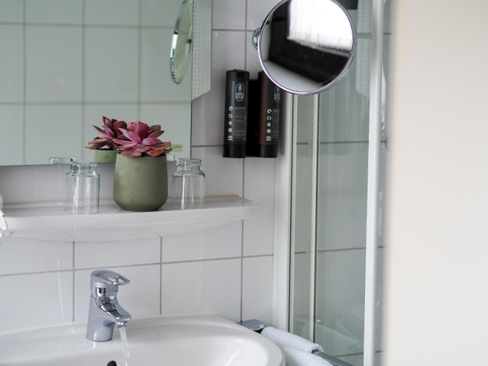 Bathroom 3, Weinstraße No 8 "Einfach-Gut-Ubernachten", Südliche Weinstraße