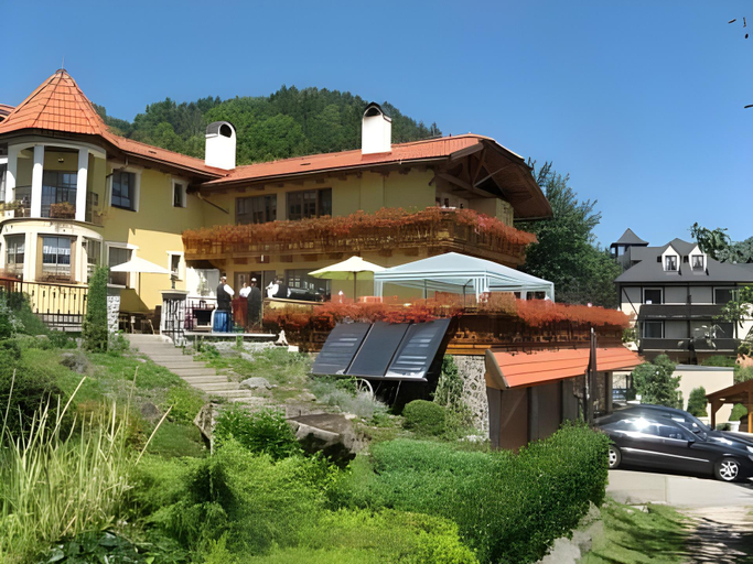 Others 5, Penzion Stefanshof, Žiar nad Hronom
