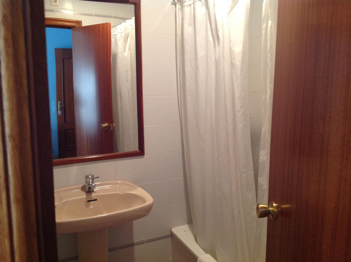 Bathroom 3, Hostal Los Amigos, Badajoz