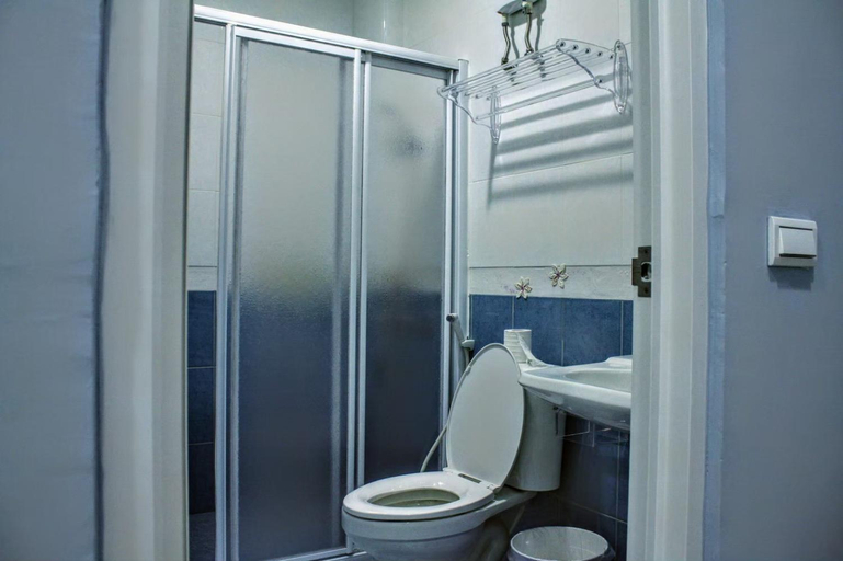 Bathroom 4, Freezone hostel, Pingtung