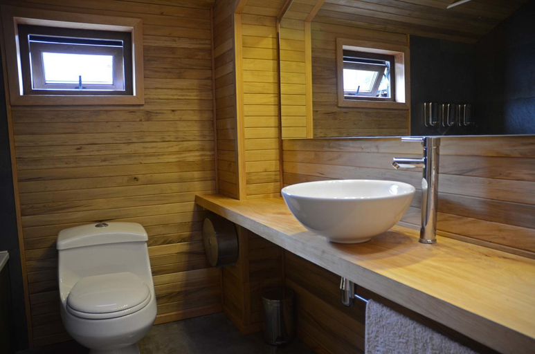 Bathroom, Palafito Verde Apart Hotel, Chiloé