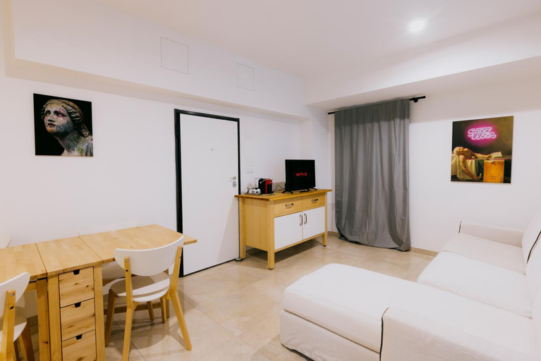 Others 5, Cittadella Apartments, Verona