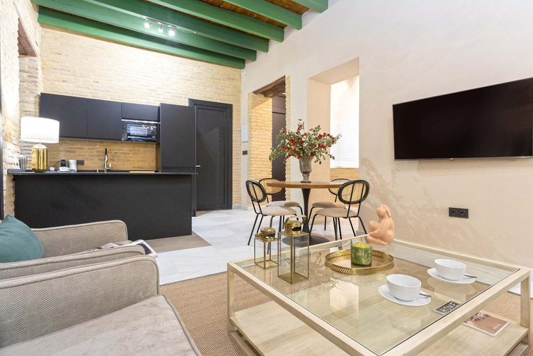 Others 4, Genteel Home Acetres, Sevilla