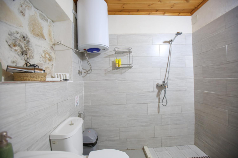 Bathroom 3, Guest House Bashaj Village, Vlorës