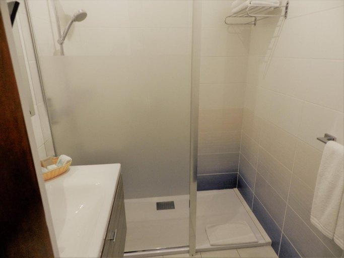 Bathroom 4, Grand Hotel Moriaz, Var