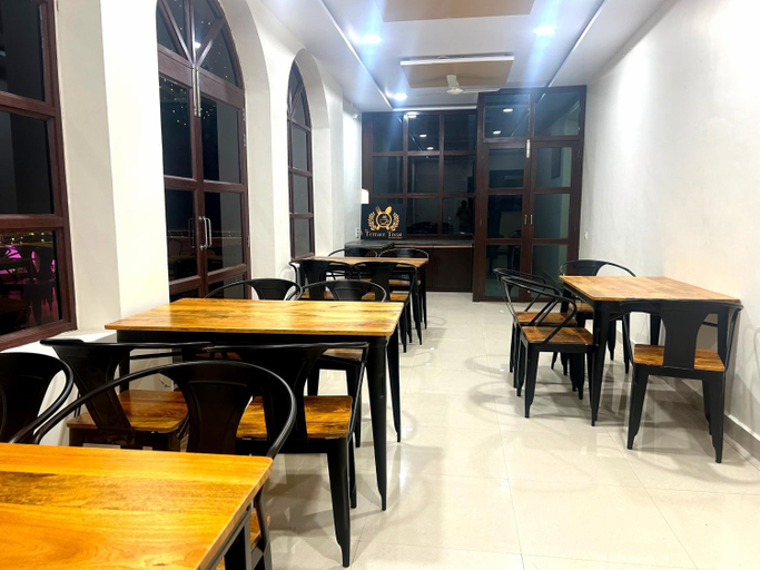 Food & Drinks 5, Nath Palace, Varanasi