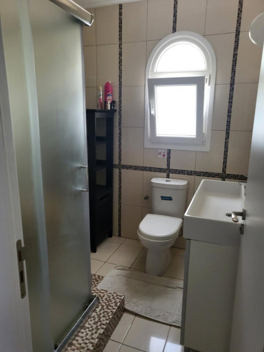 Bathroom 3, Villa Neyla Four bedroom Coral Bay Beach front