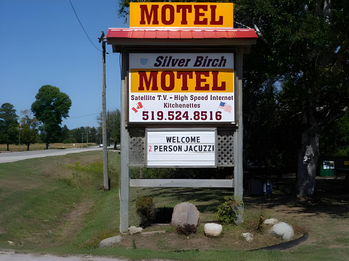 Others 3, The Silver Birch Motel, Huron