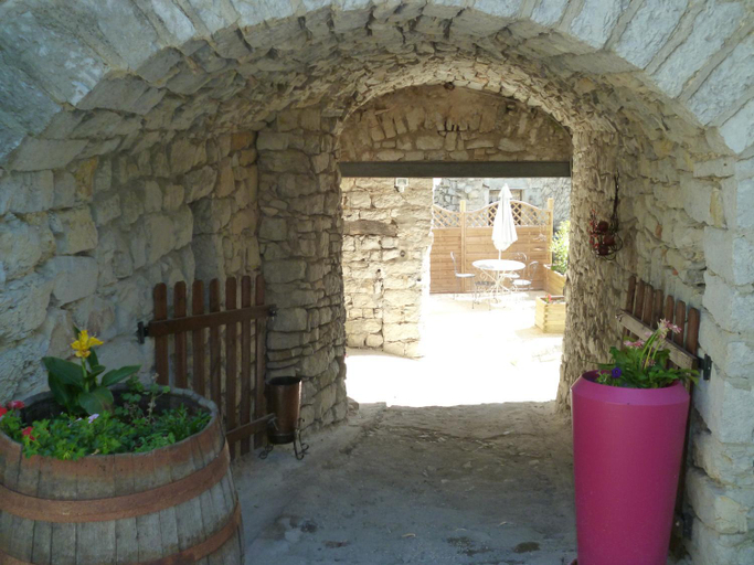Others 2, Mas les Dolmens Chambres et table d'hotes, Ardèche