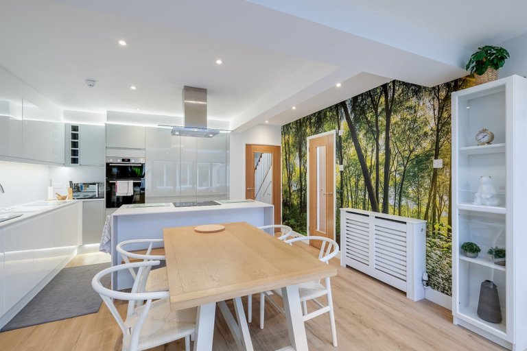 Others 4, Sustainable Stays, Hertfordshire