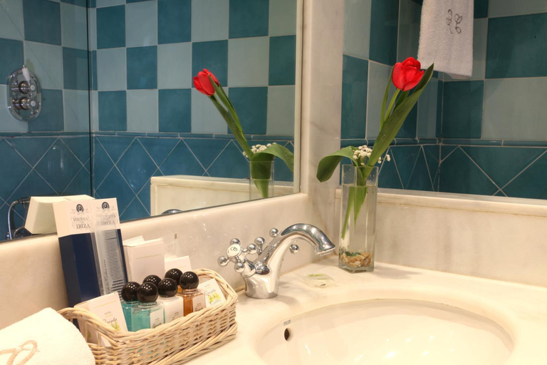 Bathroom, Rusticae Hotel Quinta de los Cedros, Madrid